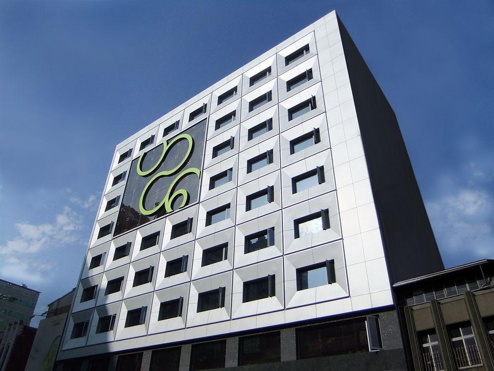 Park City Hotel Central Тайджун Екстериор снимка