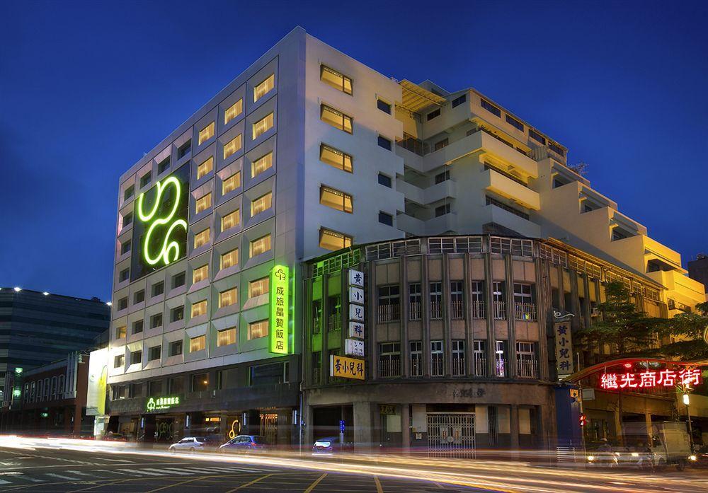 Park City Hotel Central Тайджун Екстериор снимка