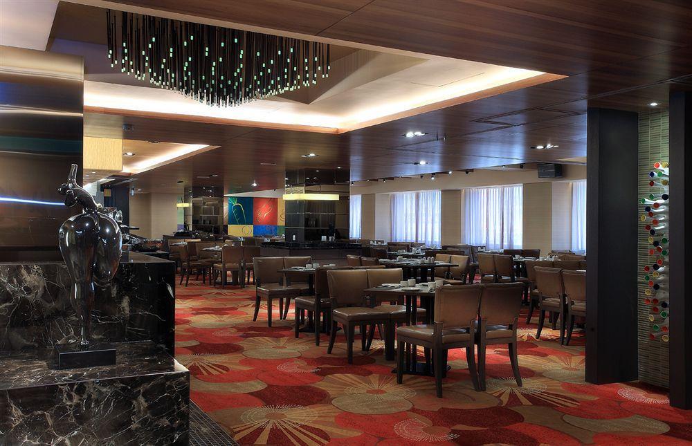 Park City Hotel Central Тайджун Екстериор снимка