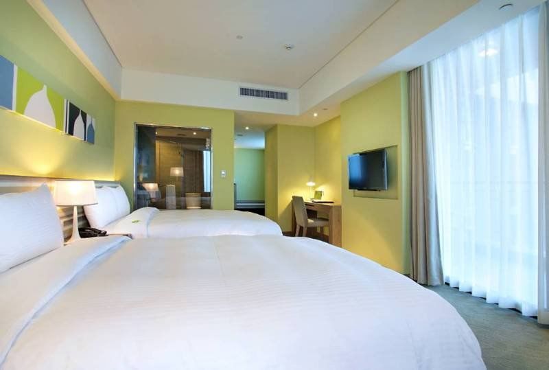 Park City Hotel Central Тайджун Екстериор снимка